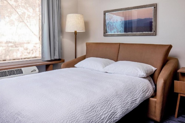 Fairfield Inn & Suites by Marriott McPherson image 16