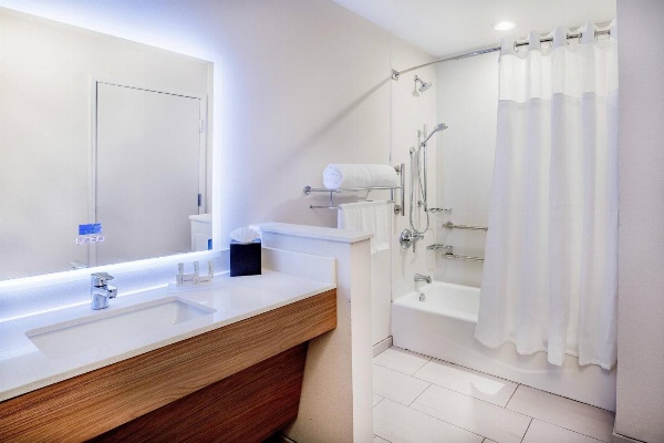 Fairfield Inn & Suites by Marriott McPherson Main image